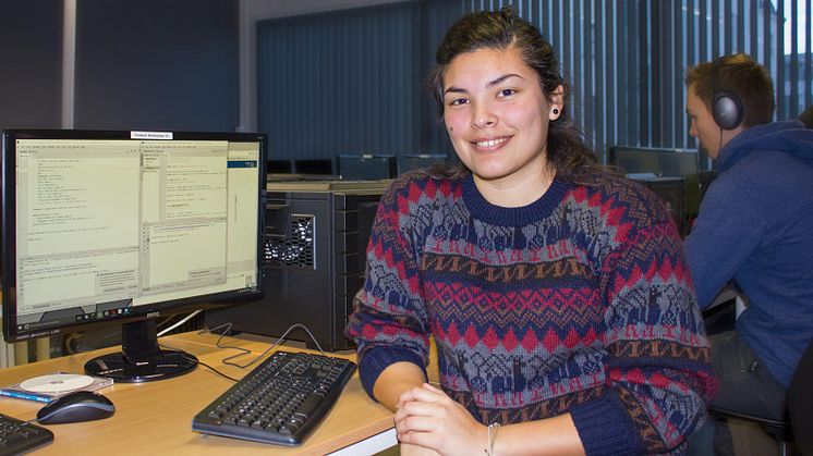 Lorena Carthy, bachelorstudent ved Noroff Høyskole