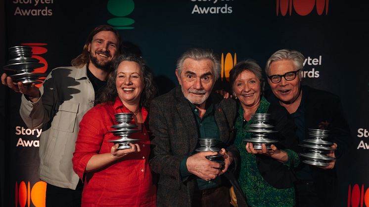 I kveld har lydbokprisen Storytel Awards gått av stabelen i Oslo. Vinnerne (fra venstre): Rolf Magne G. Andersen, Silje Breivik, Nils Nordberg, Hilde Grythe og Kim Haugen. Thomas Seltzer og Dennis Storhøi vant også priser. Foto: Celina Øier