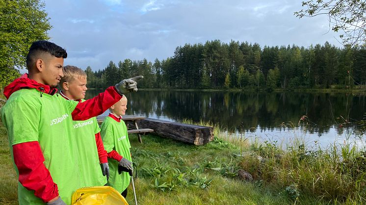 Ungdomar från Älvdalens IF städar Dalälven
