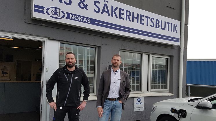 Henrik Johansson och Peter Liljeroos är redo att möta kunderna i den nya butiken.