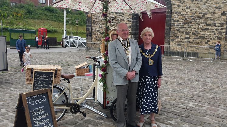 Vintage Fair raises money for Mayor’s charity