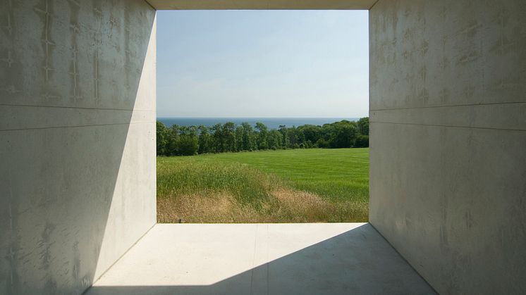 Viewfinder av Snøhetta var en av de tidiga verken som uppfördes på Kivik Art Centre 2007.  Genom ett pilotprojekt stärker Region Skåne barn och unga på Kivik Art Centre. Foto: Kivik Art Centre