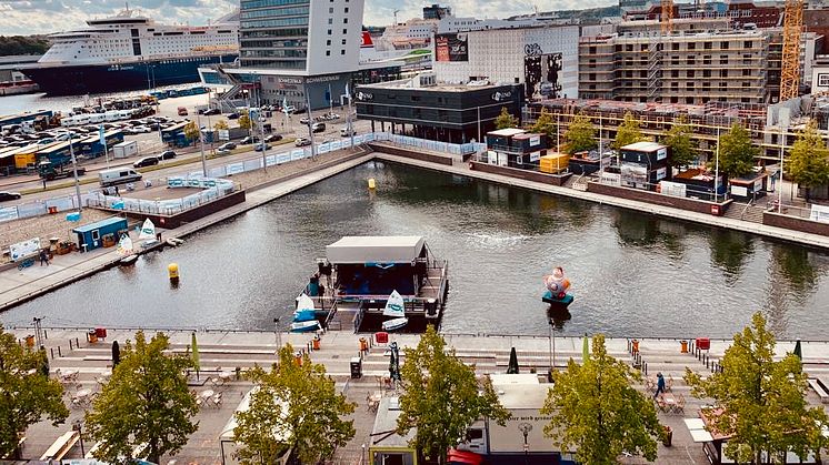 Das Live-Areal am Bootshafen bietet viel Platz für die Besucher*innen des Bootshafensommers.