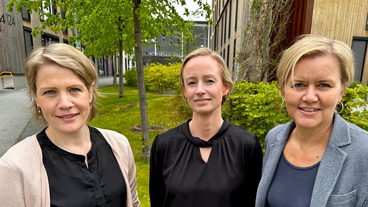 F.v.: Ragnhild Remmen Bull - avdelingsleder EM tjenester produksjon, Ellen Krohn Aasgård - avdelingsleder optimalisering og analyse, og Hilde Landsem - konserndirektør energiforvaltning i Aneo