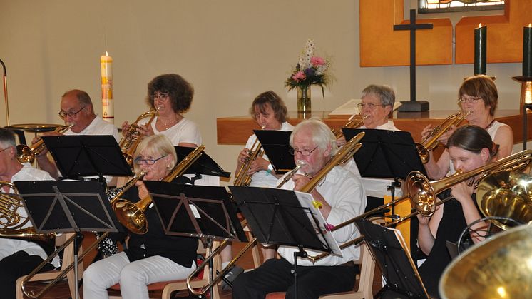 Bläserinnen und Bläser des Hephata-Posaunenchores beim Konzert zum 125-jährigen Jubiläum in der Hephata-Kirche. 