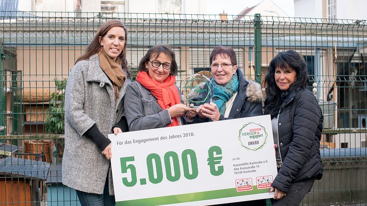 "tierisch engagiert" Award: 5.000 € für die Katzenhilfe Karlsruhe