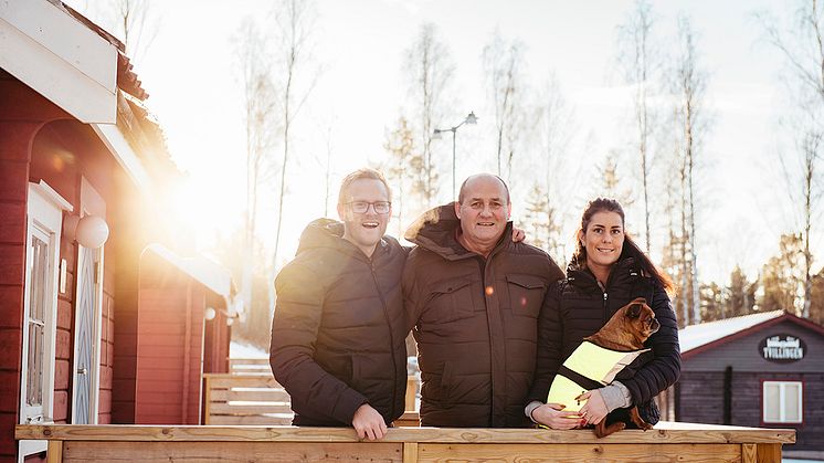 Lars-Göran har drivit Vimmerby Camping i 18 år, nu lämnar han över till Hampus och Elisabeth. Foto: Daniel Nestor