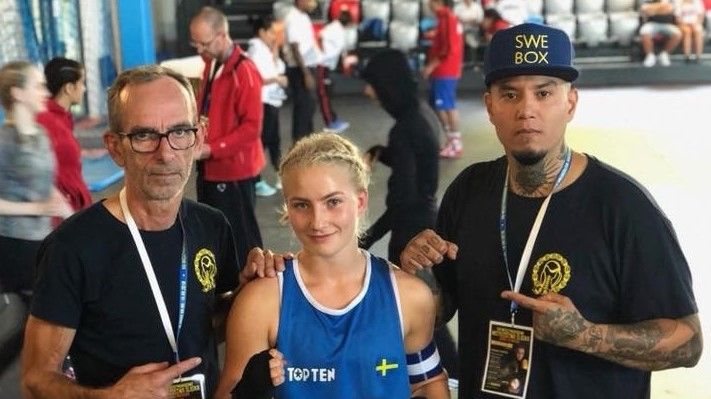  Thelma, en lovande talang inom boxning, fortsätter att boxas trots sin typ 1-diabetes