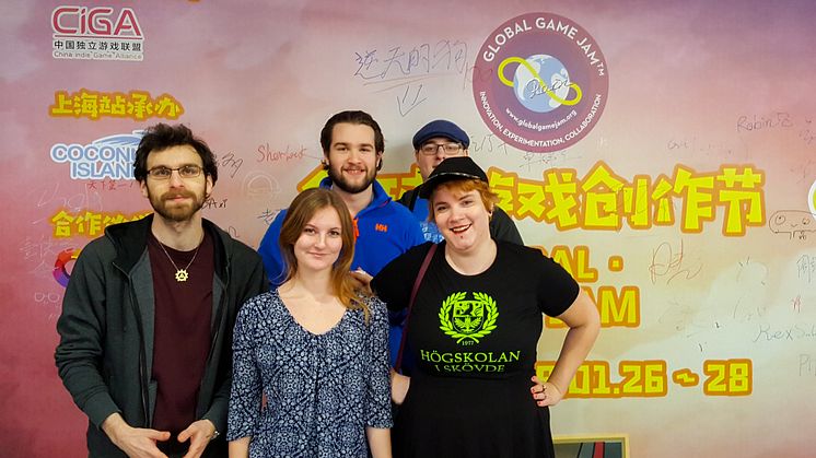 Dataspelsstudenterna (från vänster) Jonathan Rozenberg, Linn Philipsson, Ivar Skoglund, Filip Gunnarsson och Sofia Zetterman är nyss hemkomna från Kinaäventyret.