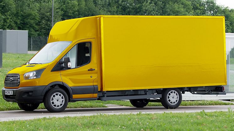 Rozvážkový elektromobil značky Ford pro společnost Deutsche Post 