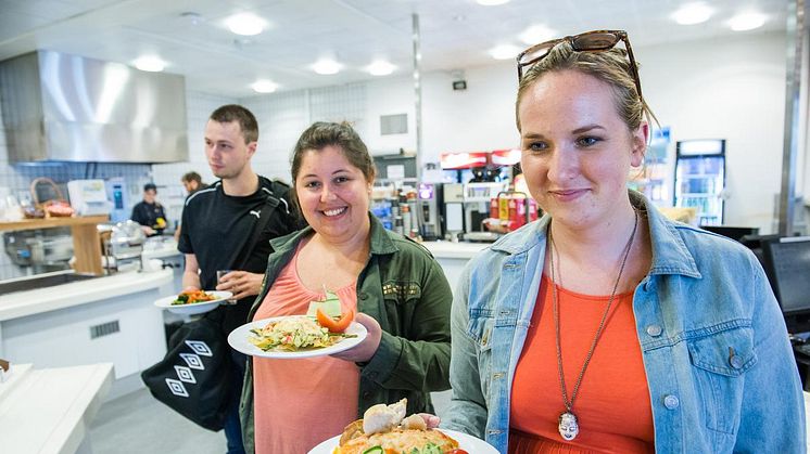 Studentene er fornøyde med servicen på studentkafeene.