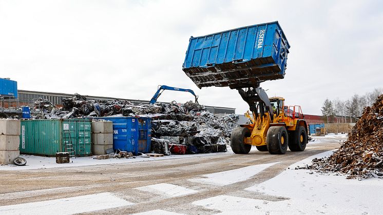 Volvo L350H i containerhantering - Stena Recycling