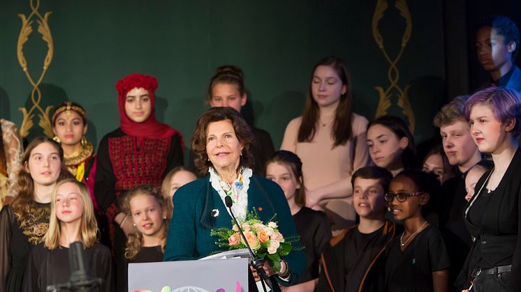 15-åriga Sara Alias från Leksand håller tal för Drottning Silvia och barnrättshjältar på Gripsholms slott i Mariefred den 4 oktober