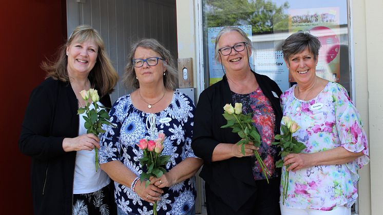 Invigning för den nya träffpunkten i Åsa. Från vänster:  Elisabet Nordin (koordinator), Carina Blickander (aktiveringspedagog), Lisa Lindberg (enhetschef) och Annette Ringström (aktiveringspedagog).