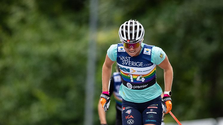 Emma Ribom tog tre raka segrar senast laget samlades i Trollhättan. Nu väntar nästan tre veckor på höjd tillsammans med landslaget.