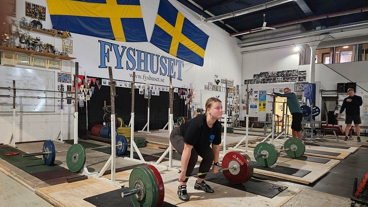 Svensk tyngdlyftnings framtid? Ida Rönn, svensk och nordiska mästarinna, tävlade för Fyshuset i Gävle.