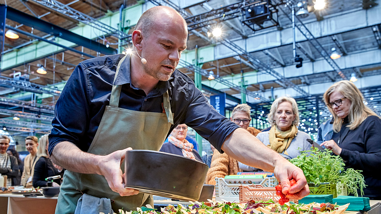 MADVÆRKSTEDET MESSE: Kok og ejer af koncepthuset RÅ, Jesper Vollmer, deltog i Madværkstedet Messe i 2019. Nu vender messen stærkt tilbage igen i marts 2023 i København. Billede: MCH / Tony Brøchner