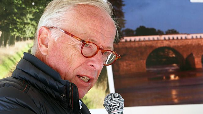 Gunnar Hökmark i Sparbankernas tält på Almedalsveckan