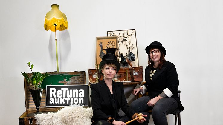 ReTuna Auktion i ledning av vintage veteranerna Maria Larsson och Maja Hamelius.