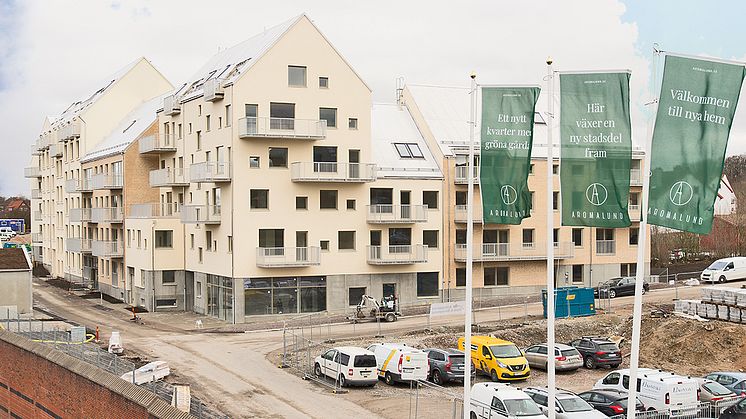 Första personerna får flytta in i sina lägenheter i Aromalund, mars 2021.