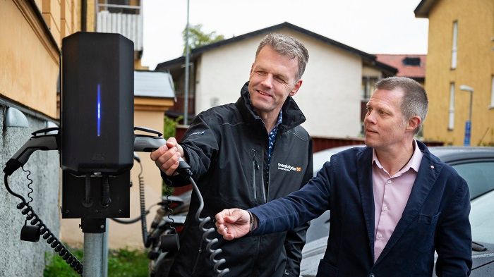 Steve Nyström, Linköpings stift och Leif Klasson, Elektroskandia