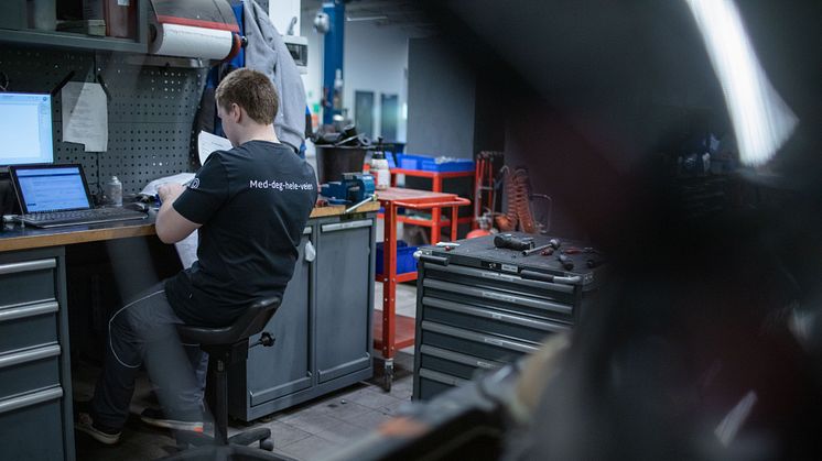 Alle mekanikere i Sulland-gruppen sertifiseres i Varme arbeider. Trainors e-læringskurs sørger for god kvalitet og effektiv kursadministrasjon. Foto: Sulland