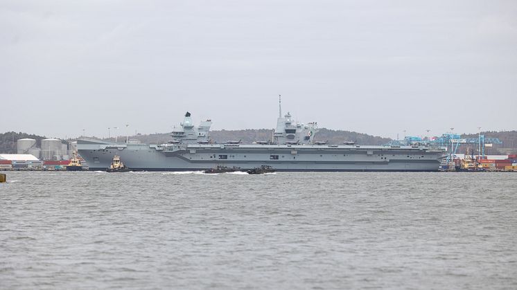 HMS Queen Elizabeth på plats i Göteborgs hamn. Bild: Göteborgs Hamn AB.