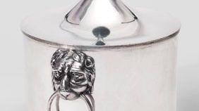 Sverker Åström donerar silver till Nationalmuseum