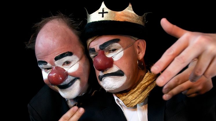 Shakespeare i clowntappning och möte mellan vislegendarer 