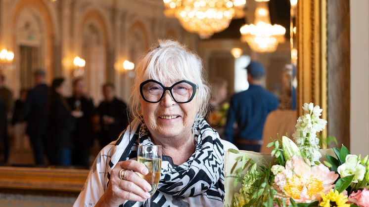 Charlotte Johannesson får Malmö stads kulturpris 2022. Fotograf: Elin Skarin.