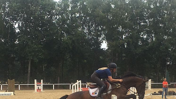 Sara Algotsson hoppar på Ostholt Eventing