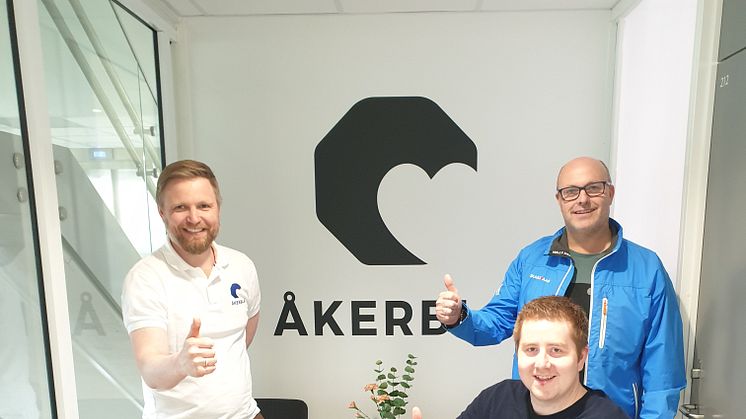 Kenneth Jørgensen, leder miljøavdelingen i Åkerblå As, Kai Egil Skarsvåg og Vegard Kristiansen fra Skarsvåg Boats.