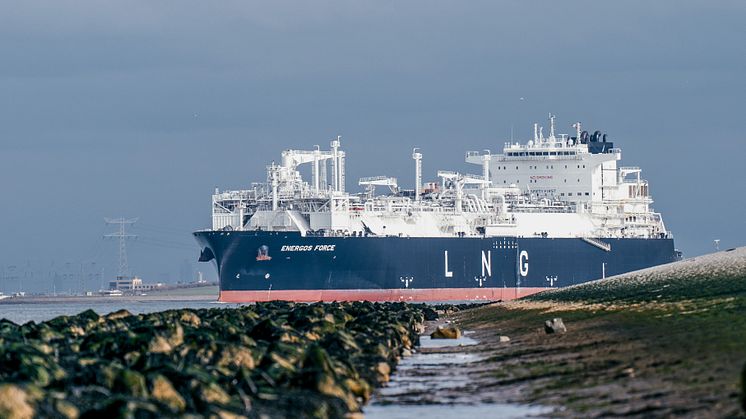 Die "Energos Force" vor Rotterdamm (Foto: DET)