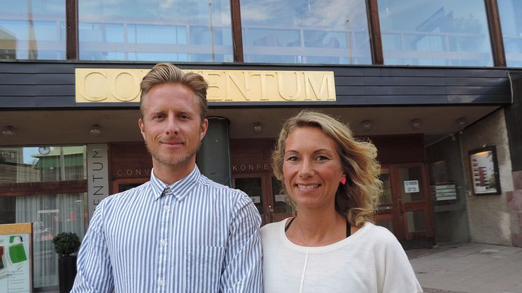 Markus Karlsson och Josefin Nilsson, pristagare Pedagogiskt pris 2014. Foto: Örebro kommun