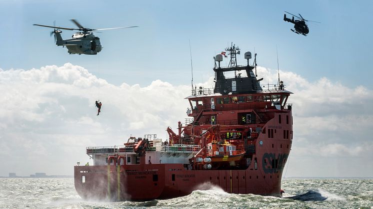 Armed and highly trained soldiers from the Belgian anti-terror corps and police paid a visit to the 'Esvagt Mercator'.