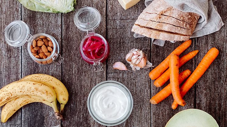 Hver anden dansker smider mad ud mindst én gang om ugen: Lav system i dit køleskab og undgå madspild