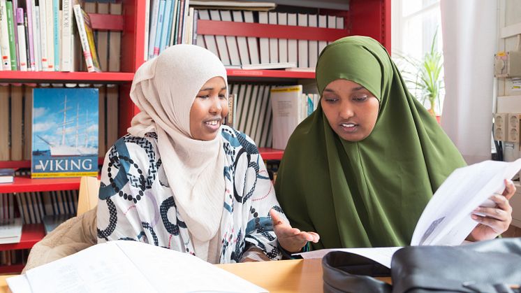 Nu finns möjlighet att söka statsbidrag till aktiviteter för vuxna asylsökande.