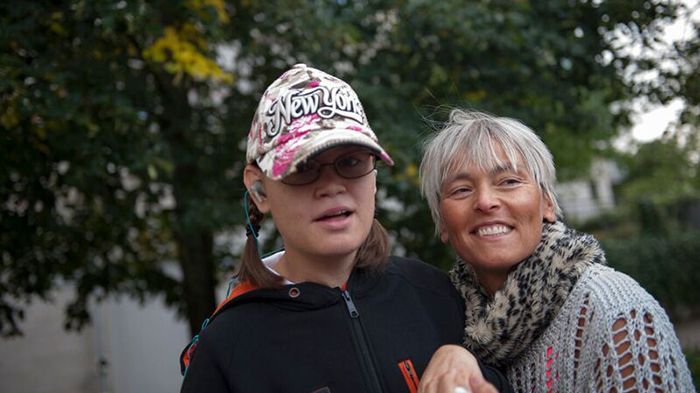 Reportage inom området flerfunktionsnedsättning. Om mamma Åsa Hultén Eriksson  och hennes dotter Kim. Foto: Anna Pella.