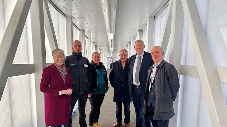 Daisy Cooper MP (left) and Council leader Chris White (4th left) join Thameslink and Network Rail on St Albans City's new second footbridge