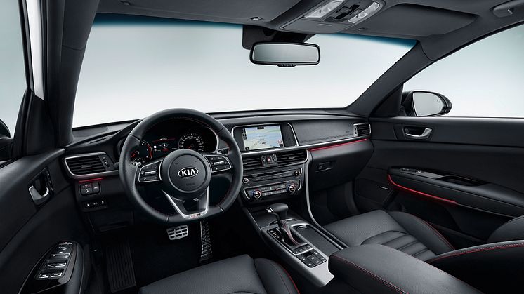 kia_optima_interior_3_4_front_RGB_72dpi