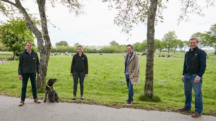 Walter Lausen (Landwirt und Mitglied im Arla Aufsichtsrat), Marlen Biß (Arla Landwirtin) Jan Philipp Albrecht (Landwirtschaftsminister, Schleswig-Holstein), Kasper Nielsen (Direktor Kommunikation & Nachhaltigkeit, Arla), v.l.n.r.