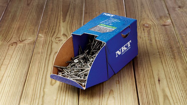 De ikoniska blå askarna från skruvvarumärket NKT Fasteners blev 100 % återvinningsbara när de lanserades på den svenska marknaden.