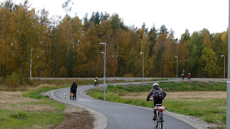 Invigning av gång- och cykelvägen vid Backgårdsskolan i Norrfjärden. Foto: Hanna Wimander och Frida Pettersson