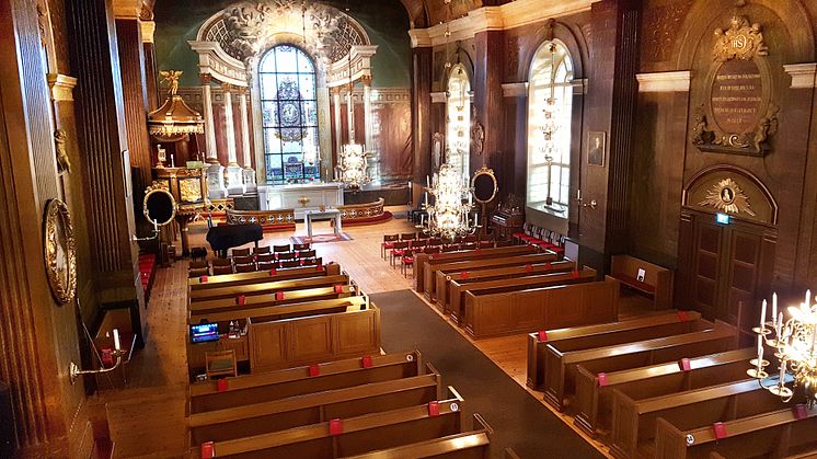 Interiören i Hudiksvalls kyrka har återfått det utseende den fick vid 1888 års restaurering. Foto: Anders Svahn