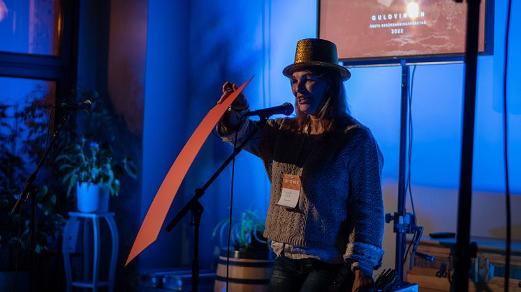 Camilla Collett från Tomteland tog emot pris för Årets besöksnäringsföretag. Foto: Anna Holm, Visit Dalarna