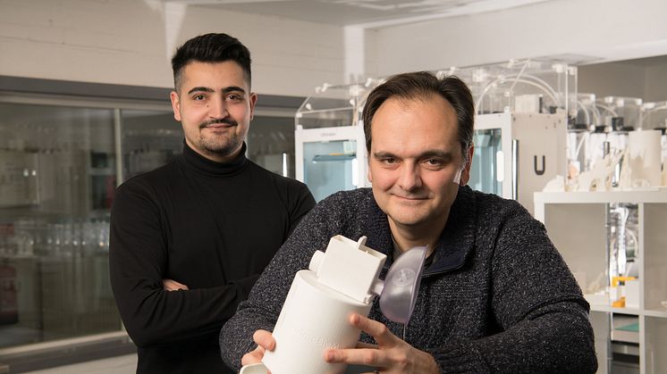 l-r Design Engineer Saqib Ali and Dr Sterghios Moschos from PulmoBiomed