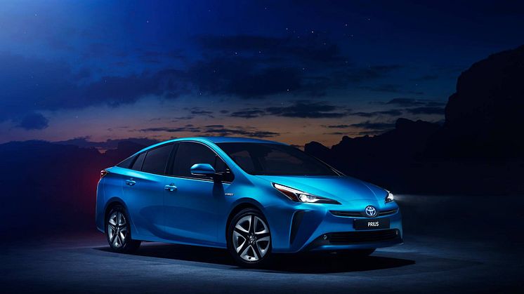 Nye Toyota Prius blir billigst med firehjulstrekk i sitt segment. Foto: Toyota