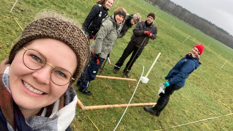 Internationales Citizen-Science-Forschungsprojekt mit Teebeuteln jetzt auch im Oldenburger Münsterland | Auswirkungen von Stickstoffdünger auf die Umsetzung von organischer Substanz im Boden 