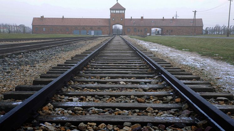 01_03_AuschwitzJIH_The HISTORY Channel