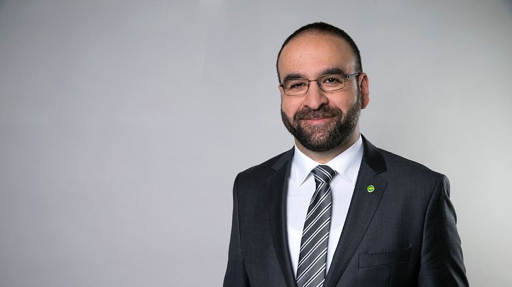 Bostadsminister Mehmet Kaplan medverkar på Hem, villa & bostadsrätt